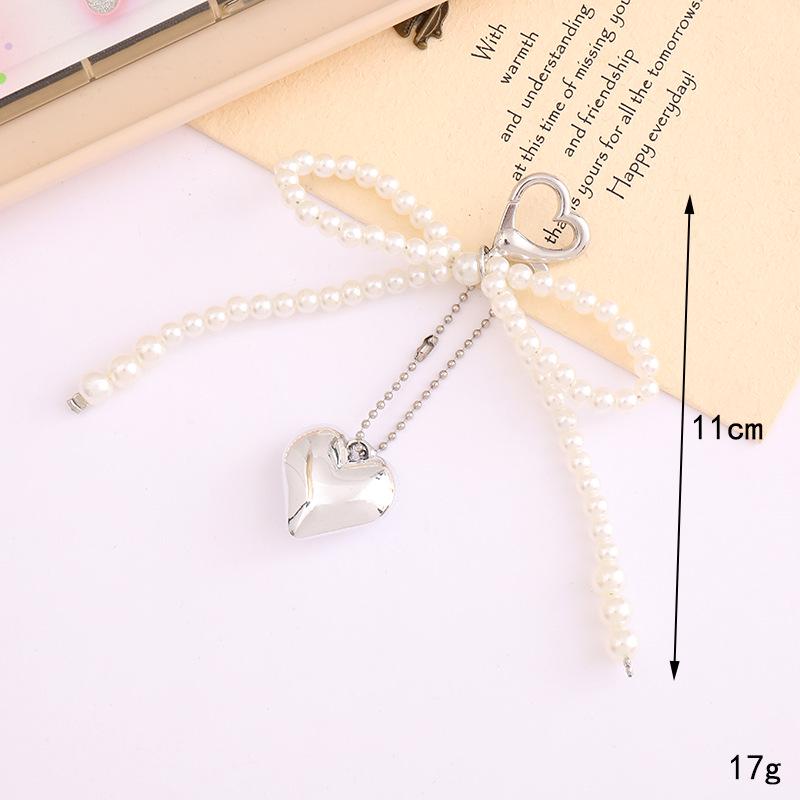 Creative Pearl Bow Pendant Keychain: Exquisite Gift Accessory for Bag or Phone Case