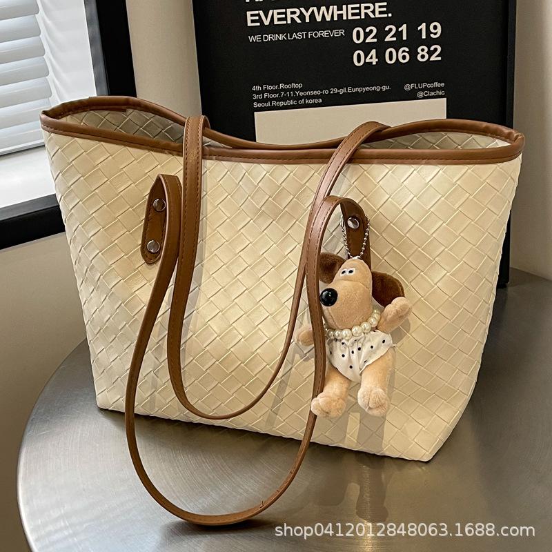 Large-capacity Woven Tote Bag Women's 2025 New Fashion Explosion Shoulder Bag Simple Texture Work Commuter Bag
