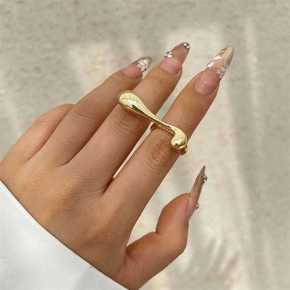 Vintage Gothic Geometric Metal Rings for Women 2026 Trend Boho Flower Irregular Circular Couple Ring Wed Jewelry Accessories New