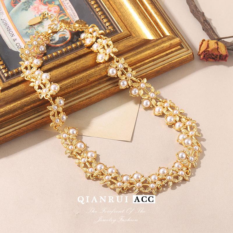 Vintage woven necklace court light luxury exquisite neck chain high sense ins wind gold niche design female collarbone chain