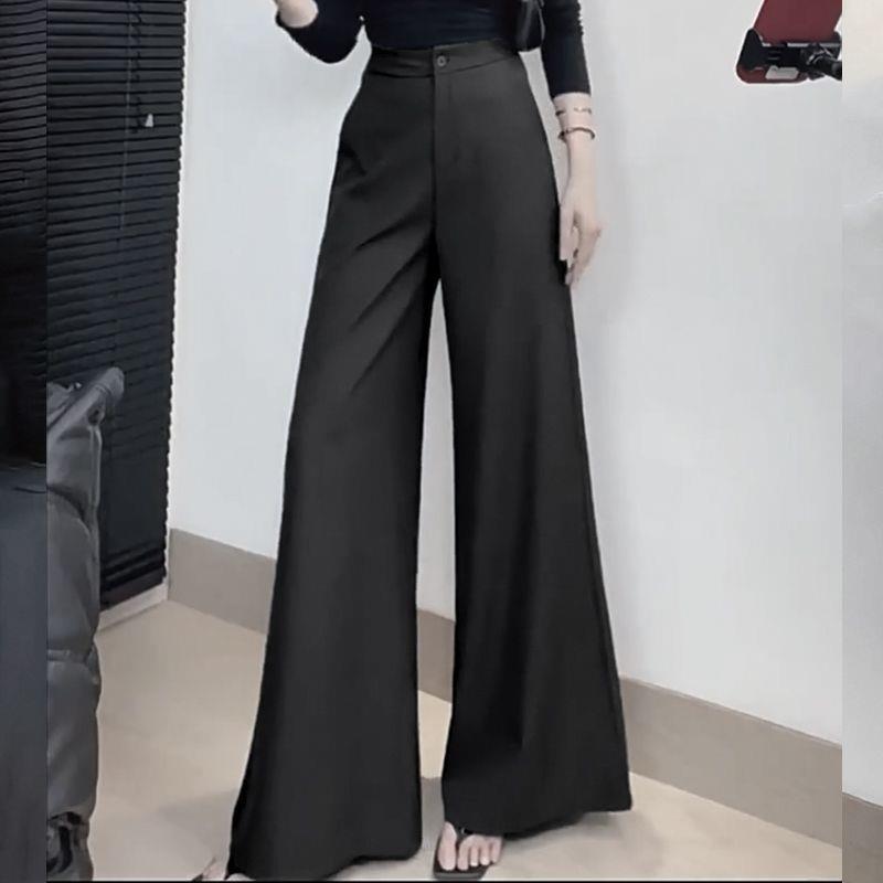 

Drapey High-Waisted Slimming Suit Pants: Versatile and Flared for a Taller, Slimmer Look. M