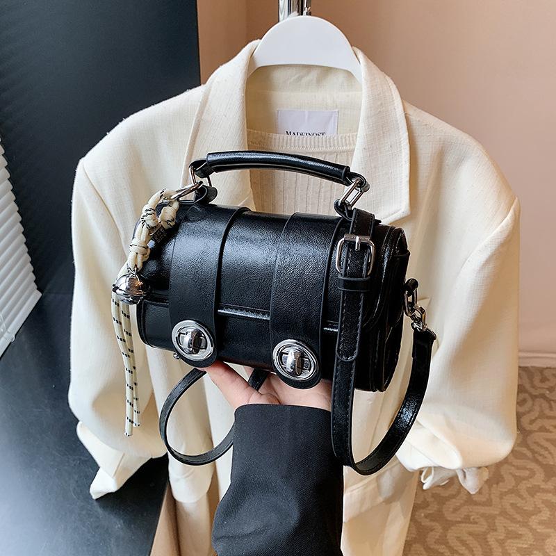 Popular small bag women's new versatile messenger bag fashionable portable small square bag