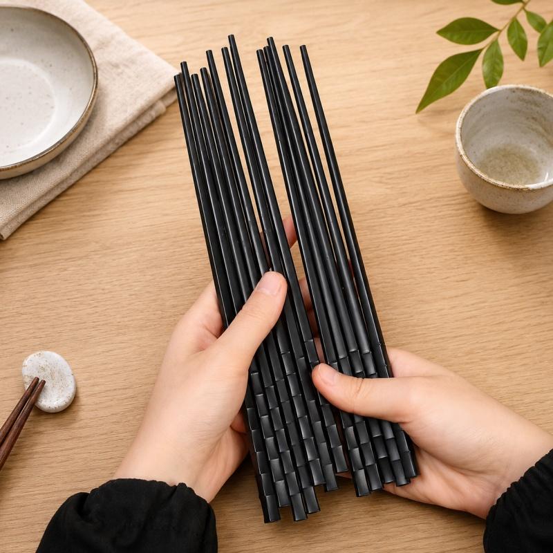 5/10 Pairs of Black Alloy Chopsticks Food Grade High Temperature Resistant Reusable Non-slip Chopsticks Family