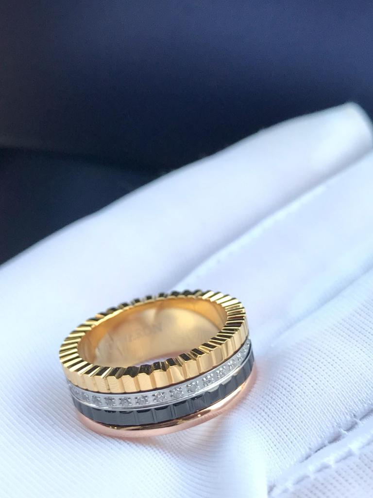 Pierścionek z zębatką w kształcie kostki lodu z diamentami inspirowany szczęściem V Gold dla par - uniseks i stylowy