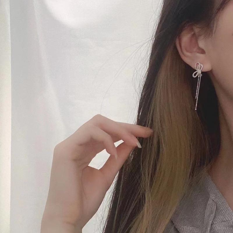 Elegant Rhinestone Bow Tassel Earrings for Women – Trendy Light Luxury Ear Ornaments