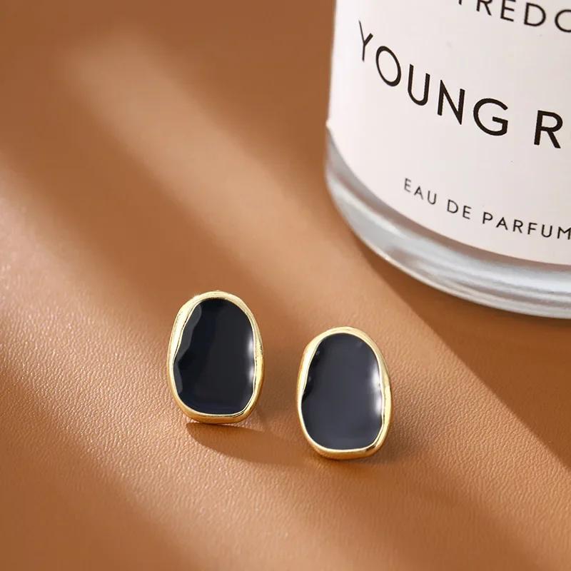 Vintage Gold Metal Line Black Luxury Earrings Women Elegant Korean Geometric Stud Earring Girls Party Jewelry