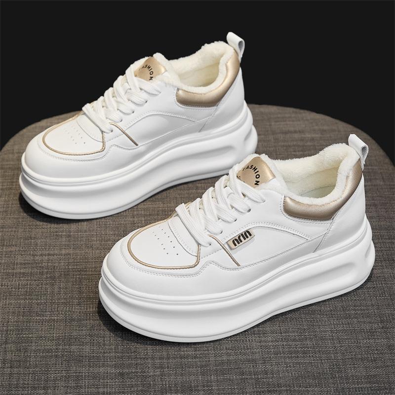 Warm and Velvet Muffin Women's 2026 Winter New Thick-soled Heightened and Thin Board Shoes, Light Casual Shoes Women