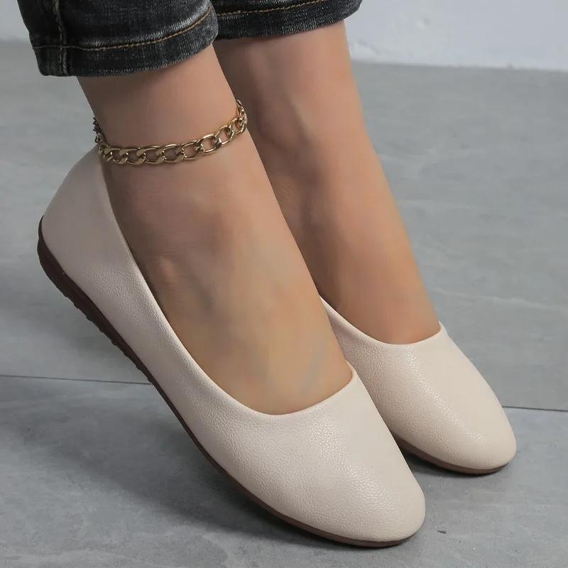 Fashion 2025 Plus Size Outdoor Women's Flats Concise Round Toe Soft Bottom Slip on Flats Solid High Quality Casual Daily Walking Shoes