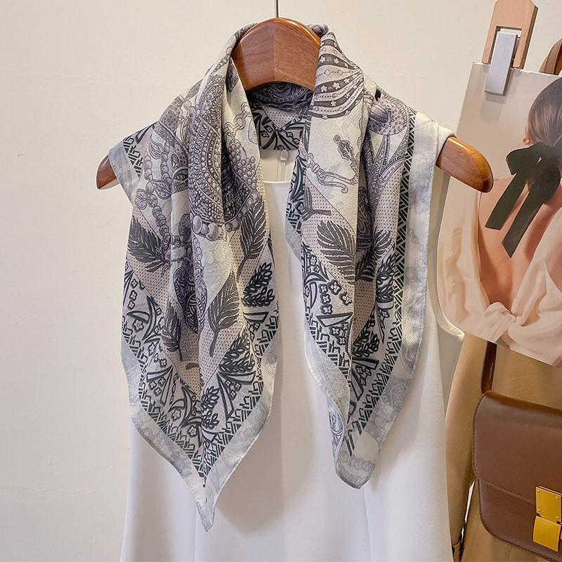 

Cotton Bandana Head Scarfs Women Handkerchief Neck Scarves Female 70*70cm Luxury Paisley Print Headband Soft Neck Scarves Ladies 68 68cm