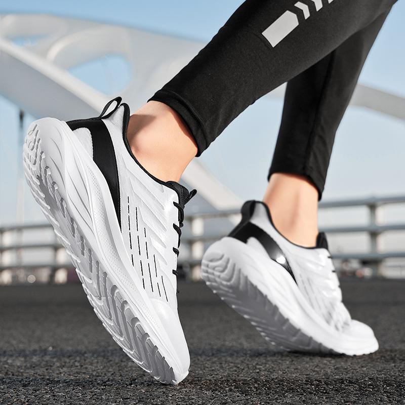 Men’s Black Sports Shoes White Running Sneakers Summer Breathable Shoes Students Large Size Jogging Shoes Light Weight