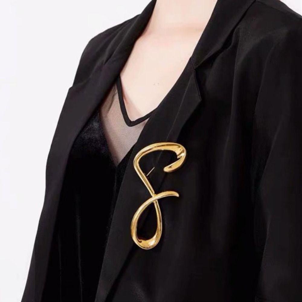 Exquisite Lucky Number Brooch Gold Irregular Metallic Brooches Personality 8-shaped Pin  Men