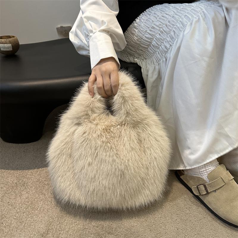 Winter Plush Large Capacity Fashion Personality Fashion Fluffy Foreign Style Fluffy Shoulder Handbag Women