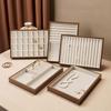 Creación de joyas – Estuches y exhibidores para joyería