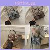 Schicke und stilvolle kleine quadratische Handtasche für Damen mit einzigartigem Design für modische Outfits