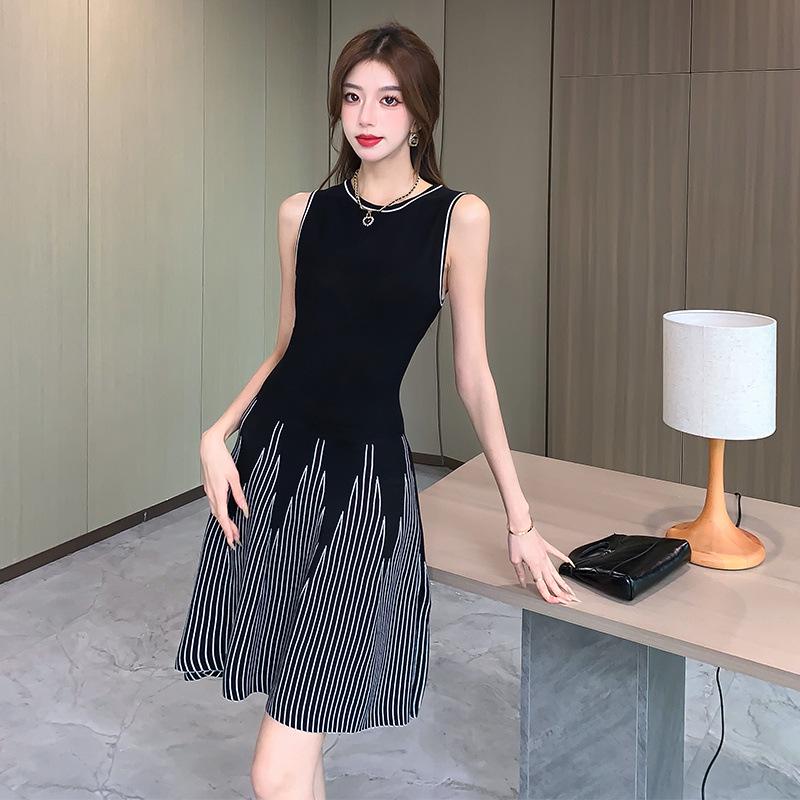 Women's French-Style Sleeveless Knit Dress - Petite Waist-Cinched, Slimming A-Line Vest, Summer New Arrival