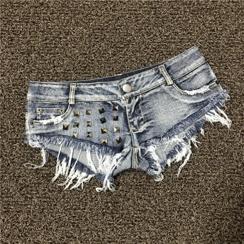 Raw edge washed vintage color distressed rivet ultra-low-rise hot pants sexy nightclub slim-fit women s denim shorts S светло-синий