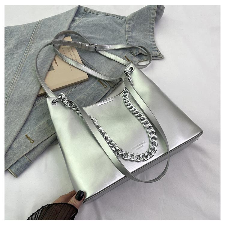 2025 summer new fashion versatile chain shoulder women's bag niche design high-end tote bucket messenger bag