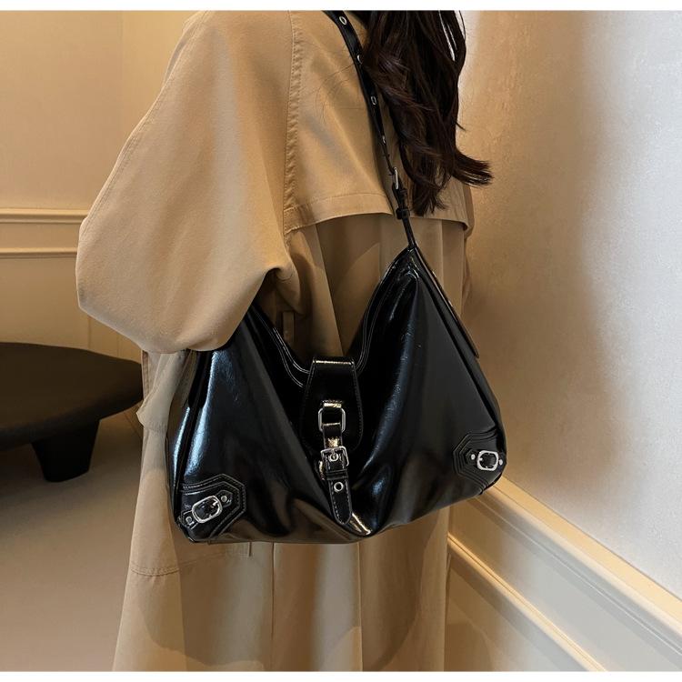 New In Autumn and Winter, European and American Tote Bags Are Fashionable.