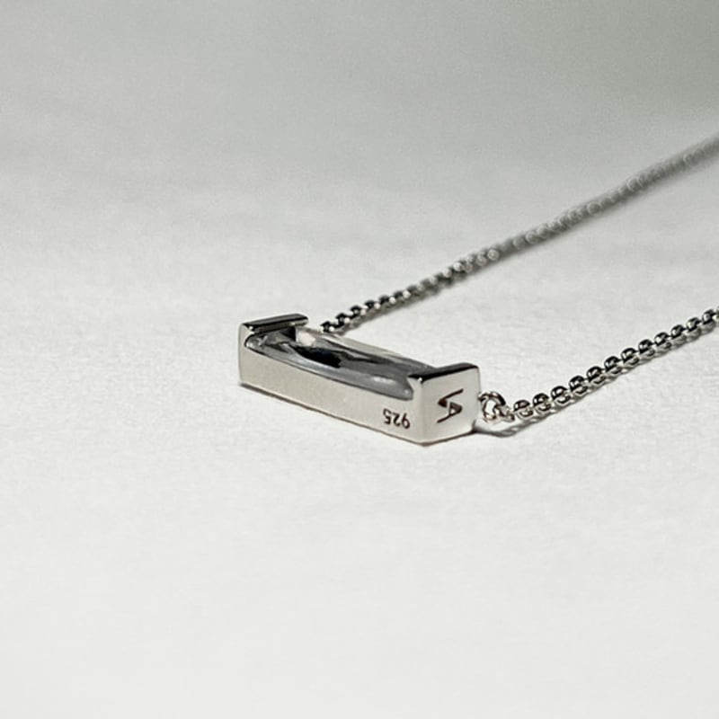 Vingt six Avril 3-n18 clear bold baguette necklace