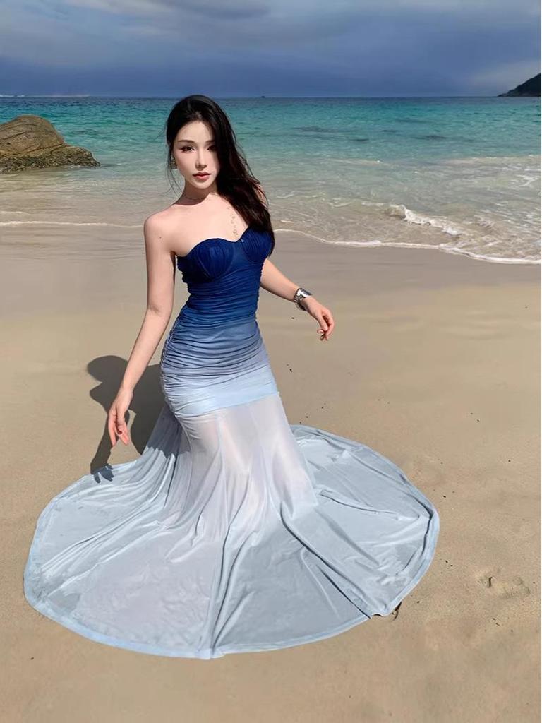 Gradient Blue Elastic Mesh Women's Strapless Fishtail Dress with Slimming Waist and Heart-Shaped Neckline