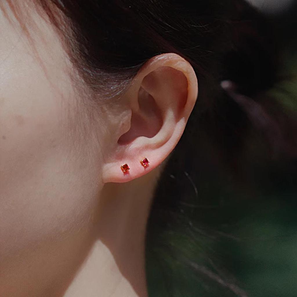 Ohrstecker aus Granatrotwein-Silber im japanischen Stil - Prinzessin Quadratisches Zuckerdesign, Süße Luxus-Weihnachtszubehör.