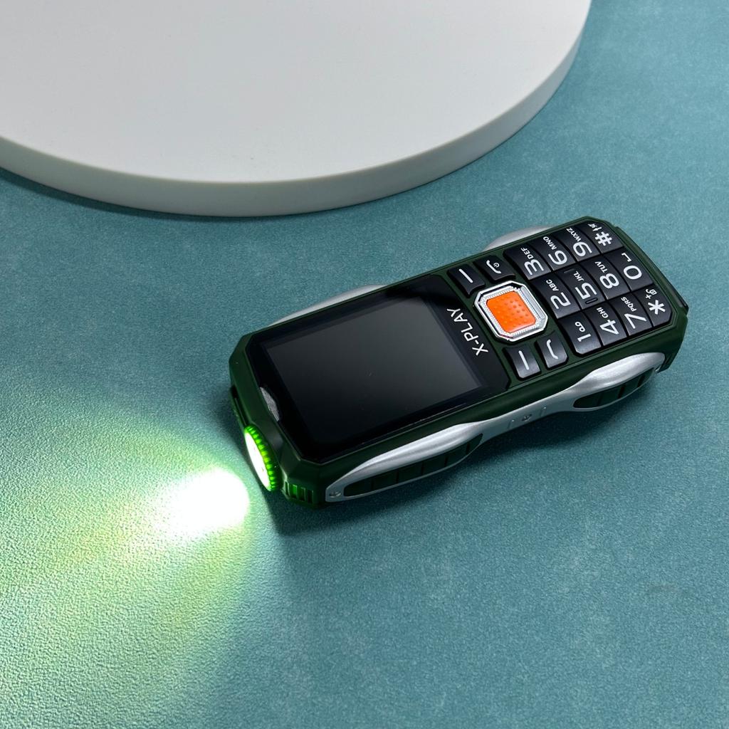 D7000 2G Cellphone 2.4inches GSM Dual SIM 8W Camera Big Buttons 240x320 Mp3 Mp4 FM 800mAh Magic Voice Torch Mobile Phone