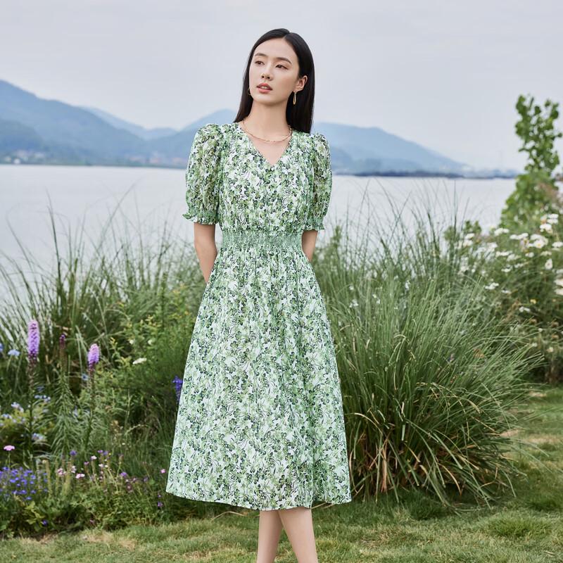 Chic V-Neck A-Line Summer Dress S