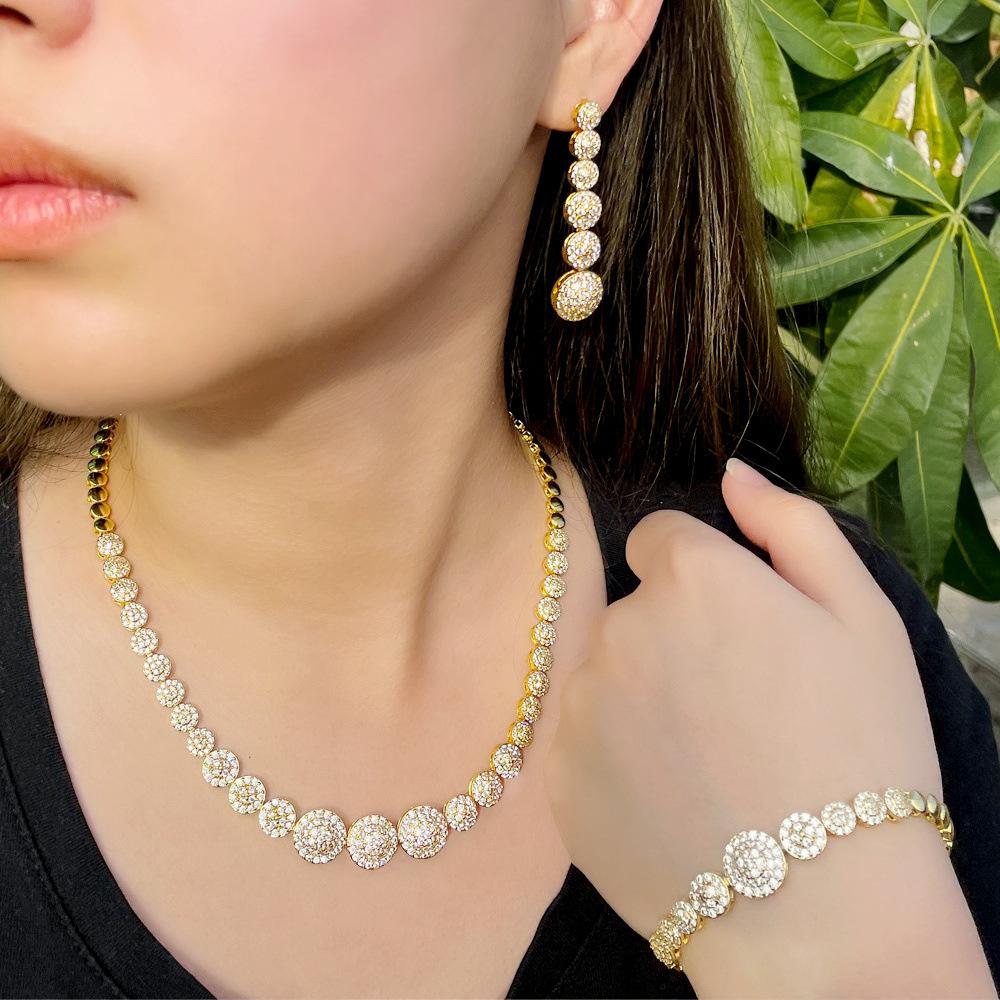 Populaire Tempérament Collier Boucles d'oreilles Bracelet Bague Ensemble Zircon Mariée Bijoux Robe de Mariée Femme