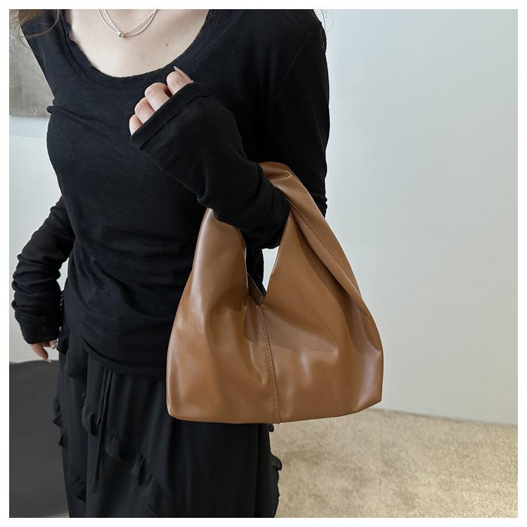 Minimalist Faux Leather Crescent Bag for Women Fashionable Handheld Shoulder Purse Trendy Daily Clutch CLE