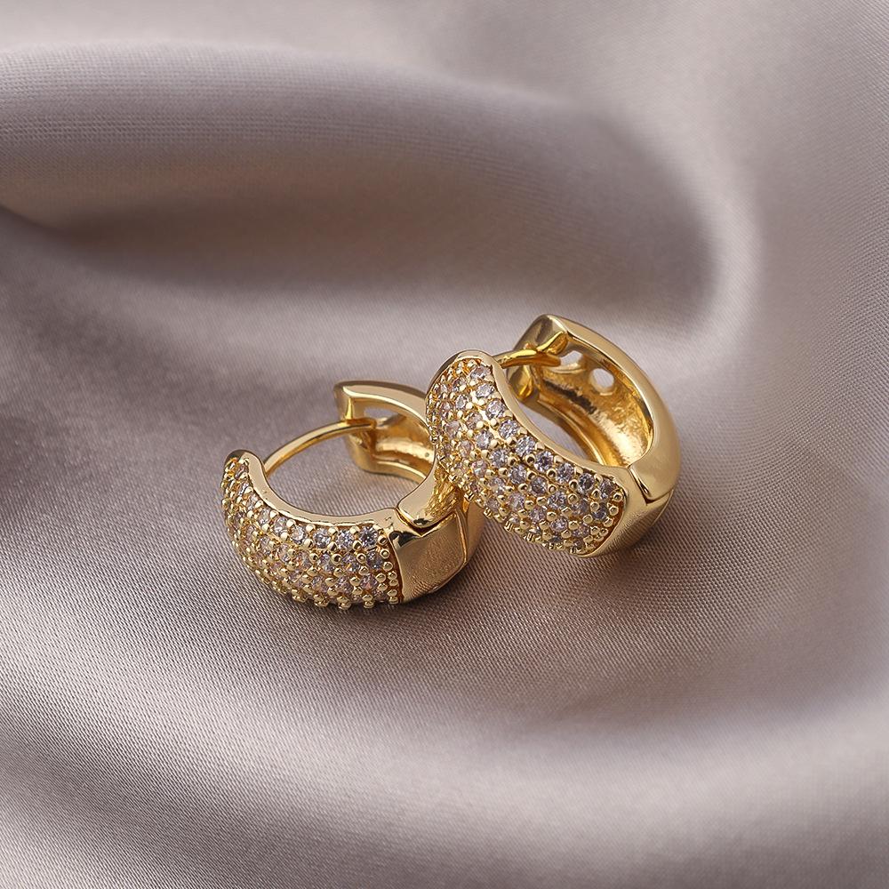 

Роскошные французские серьги с бриллиантами: Универсальные и стильные аксессуары, пользующиеся большим спросом