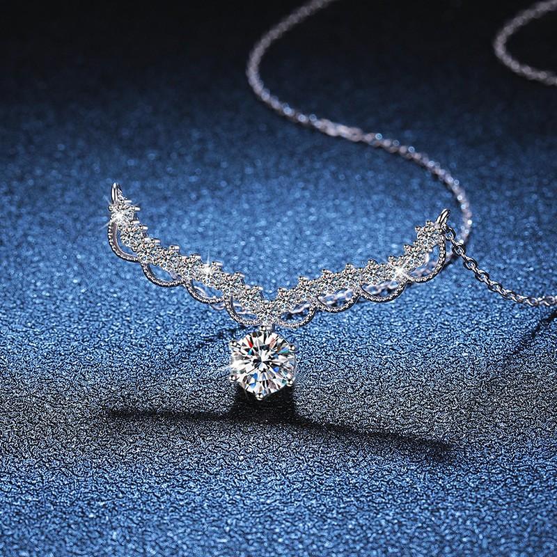 Wing Pendant Necklace 1ct Moissanite Chain Women Fashion Daily Wear