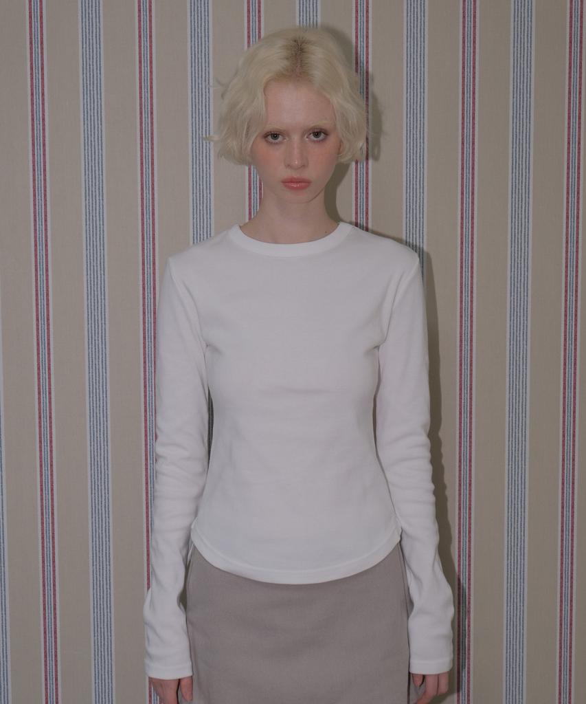 Kyuliti C 90S Line Basic Long Sleeve T-Shirt_White