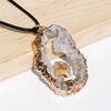 Collana in Cristallo di Quarzo Naturale con Ametista e Bordi Dorati per Appassionati di Moda Boho
