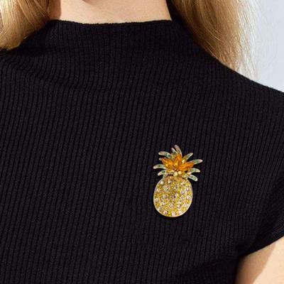 Brooch Dazzling Rhinestones Inlaid 3D Pineapple Design Brooch Suit Lapel Sweater Dress