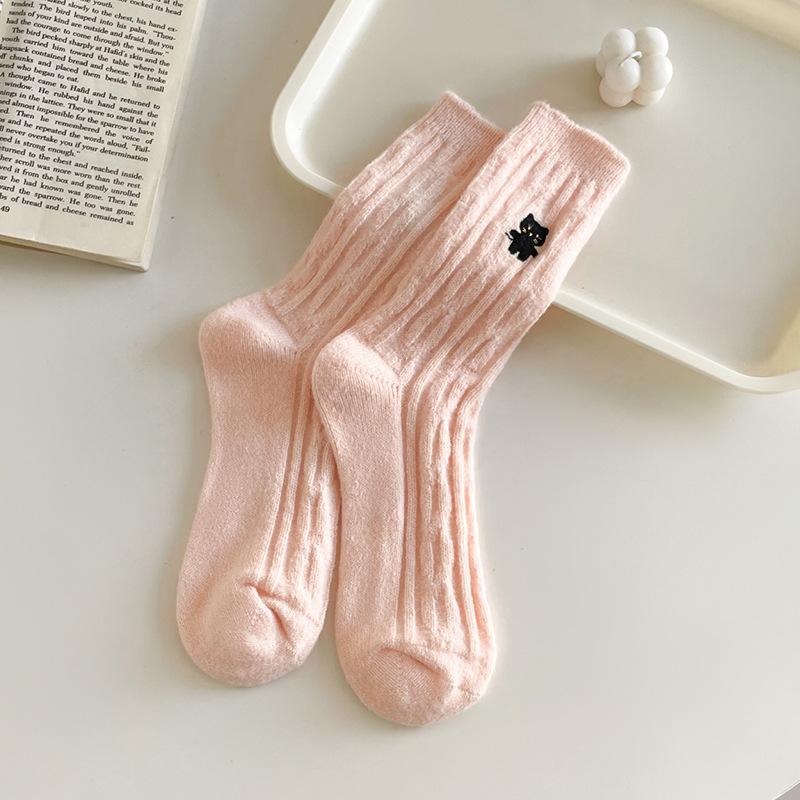 5 Pairs of Women's Winter Clothes and Velvet Warm Linen Pattern Embroidery Tube Socks