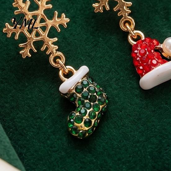 Christmas Party Outfit Accessories 1 Pair Earrings, Sparkling Snowflake Red Santa Hat Green Elegant Holiday Dangle Earrings Stocking Asymmetric