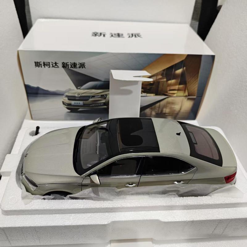 AAAIY1 Diecast 1/18 Size Skoda Model Car NEW SUPERB Alloy Car Model Skoda SUPERB Collection Display Hobby Original Box