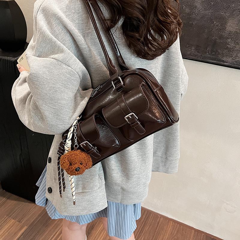 High-end, Niche Underarm Bag, Trendy and Retro Shoulder Bag, Versatile for Work and Commuting