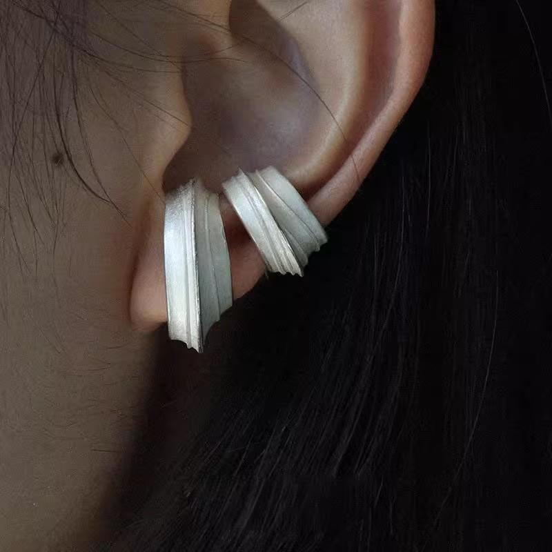 Punk Irregular Geometric Ear Cuff Earrings for Women Men Girls Non-Piercing Silvery Metal Ear Clip Earring Fashion Jewelry Party