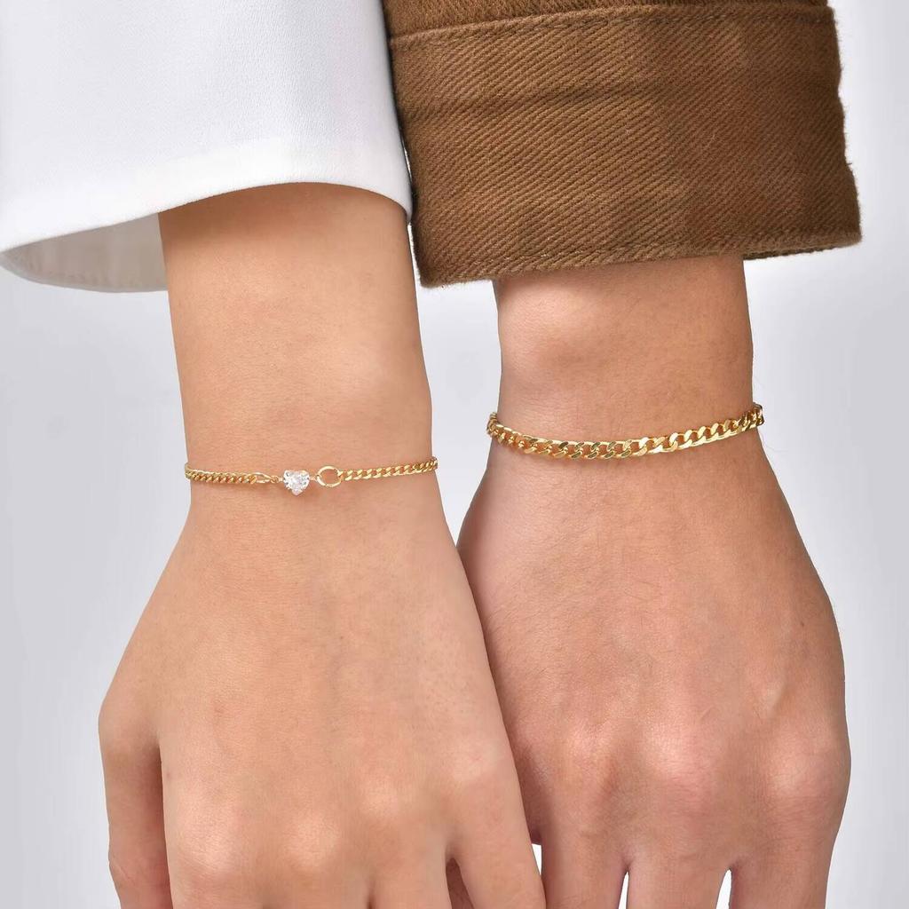 Vnox Verstellbares Partnerarmbänder Set mit Karte, Edelstahl Herz Zirkon für Damen, Goldfarbenes Armband Valentinstagsgeschenk