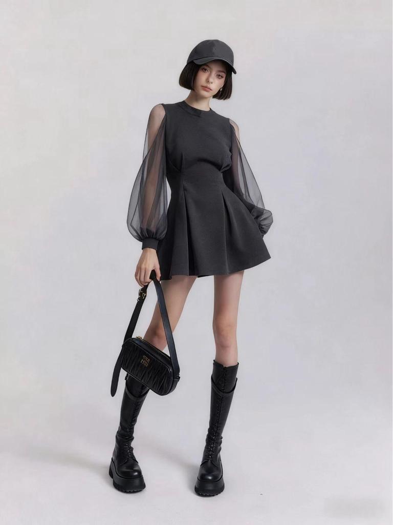 Petite figurbetontes langes Kleid mit Taillengürtel und langen Ärmeln für Damen