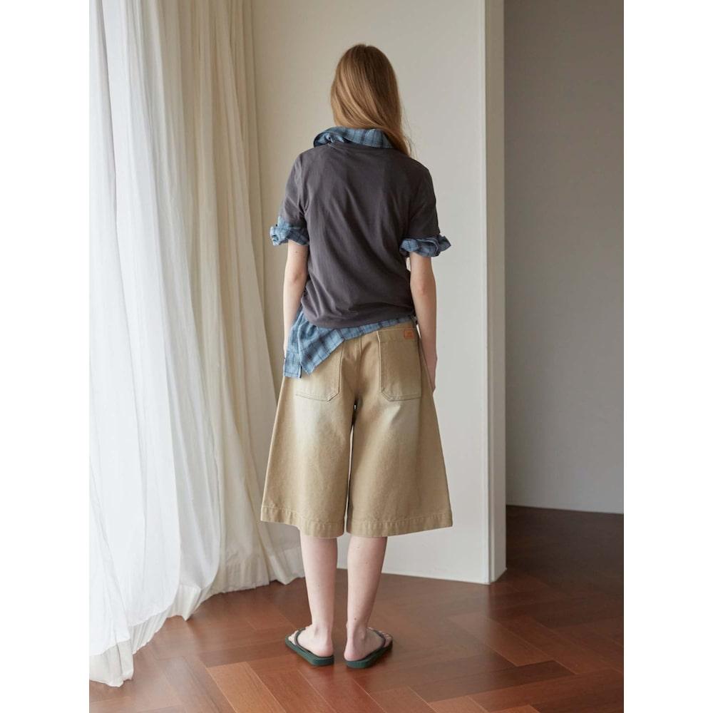 Saendeusaundeu (Unisex) Washed Color Denim Bermuda Shorts Beige