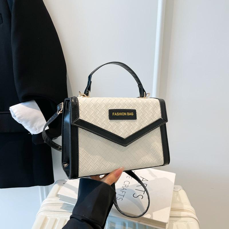 

Trend grass woven pattern niche shoulder bag women s new messenger bag casual personality contrasting color portable square белый