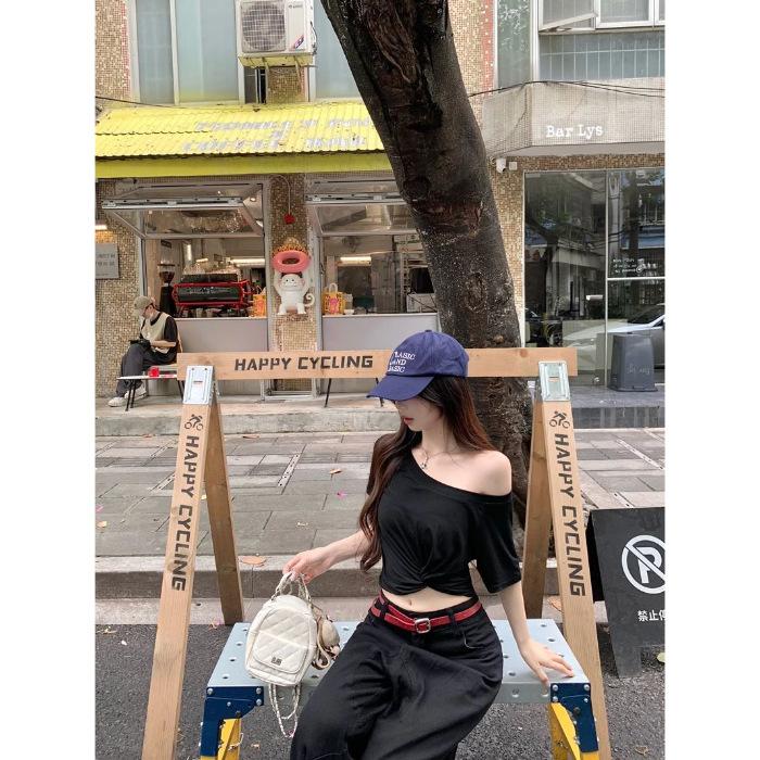 

Sweet and spicy style diagonal neck off-the-shoulder Spice Girl short open-button top Korean ins summer new product versatile gray casual t-shirt XL чорний