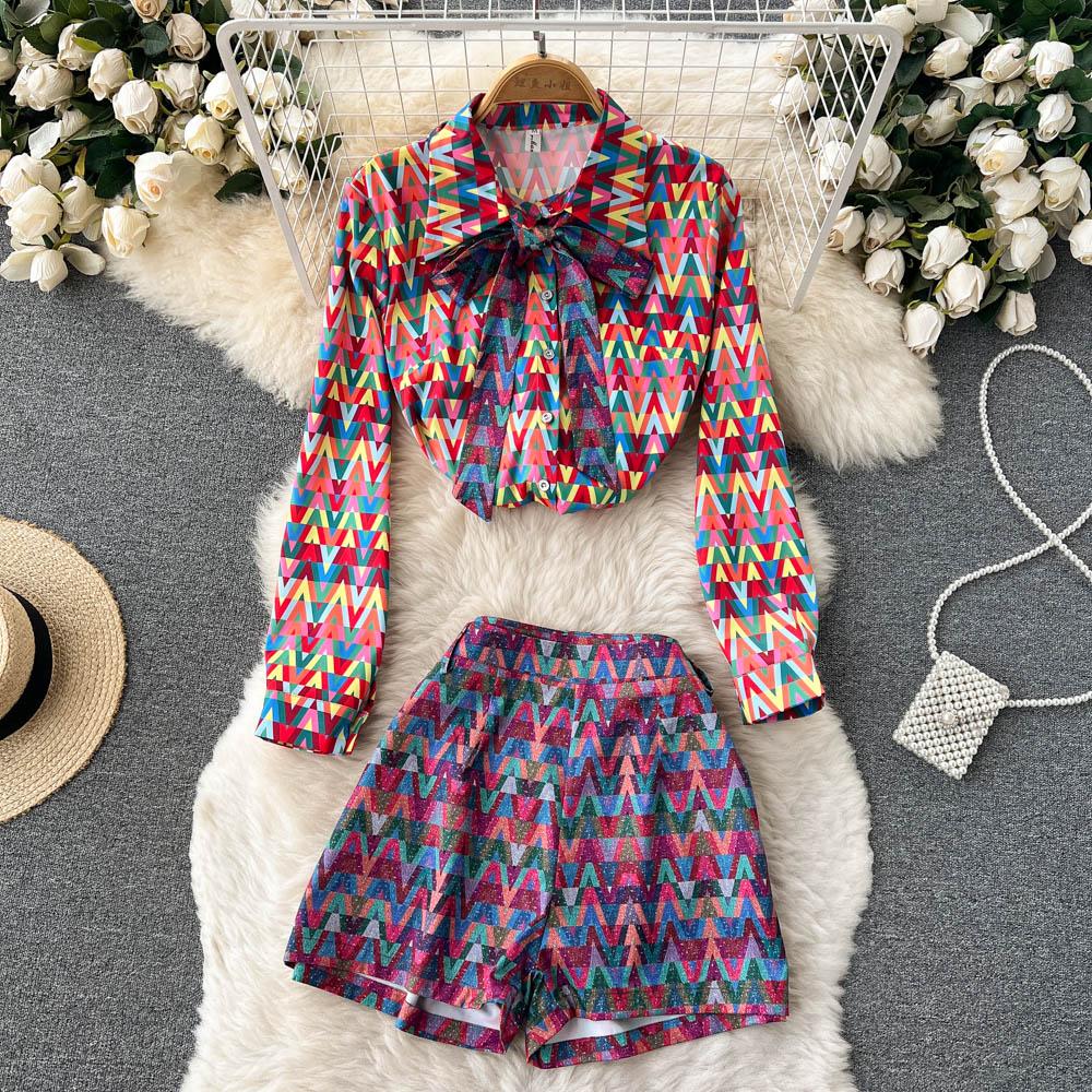 

Женский новый модный брючный костюм в европейском стиле, весна-лето, рубашка с длинным рукавом и волнистыми полосками с лацканами + шорты с бантом, комплект из двух предметов