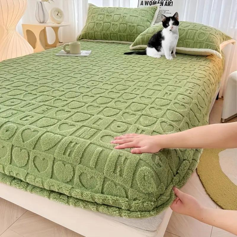 New Luxury Winter Fitted Sheet with Extra Fluff, Bed Cover Protector, Full Wrap Fitted Sheet, Non-Slip Grip, Comfort, Thick & Soft, Machine Washable