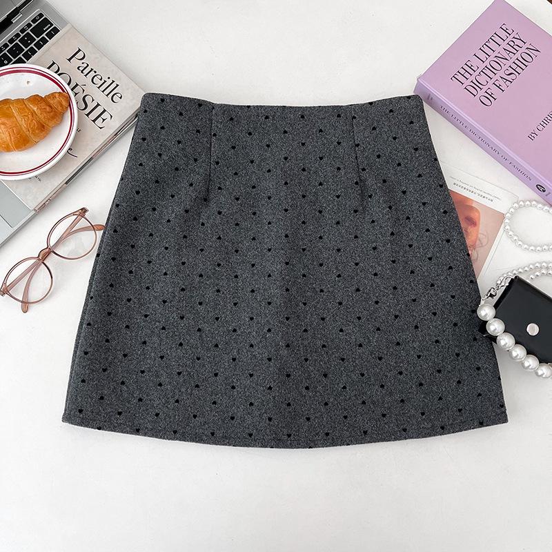 Korean Style Black Wool Plaid Polka Dot Midi Skirt - A-Line Petite Skirt for Women, Autumn and Winter Versatile Wear.