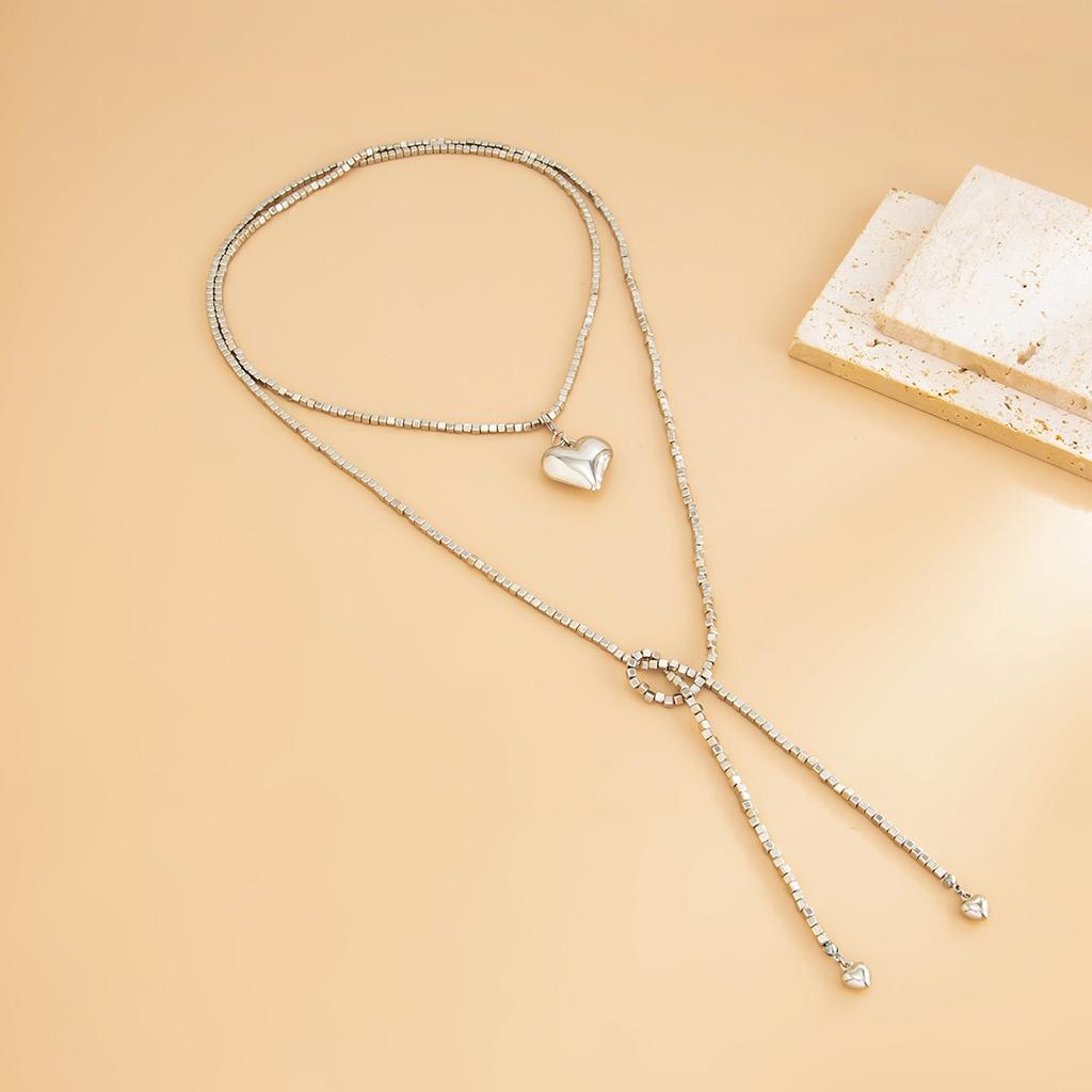 Fashion Gold Color Love Heart Pendant Necklace Women Vintage Beaded Chain Long Necklace Sweater Chain Jewelry Accessories