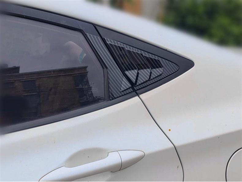 Carbon Fiber Rear Triangle Window Louver Sunroof Trim for Modern Rena 3-Box Car - Bright Black