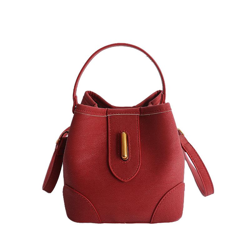 

Niche high-end bag women s new spring versatile single shoulder oblique span bag going out hand carrying bucket bag